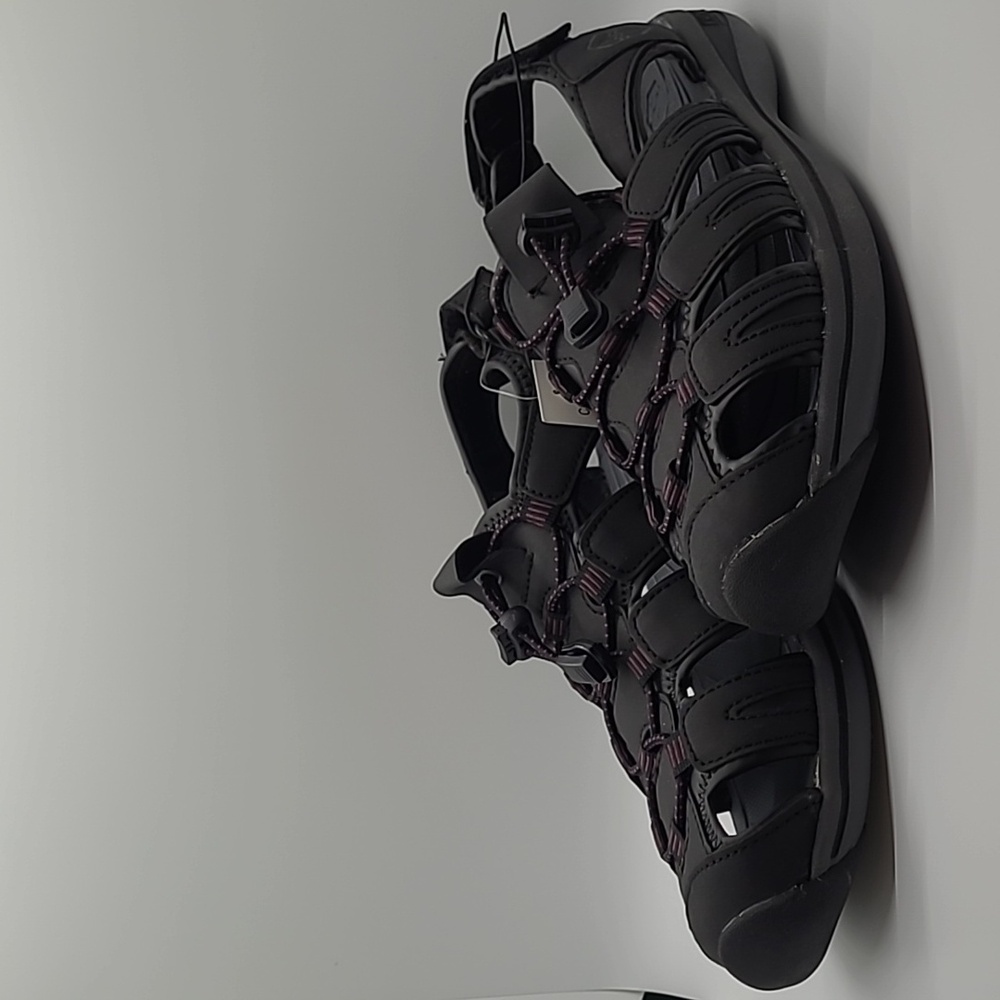 KHOMBU Ashley Black Sandals Size 9M Ladies